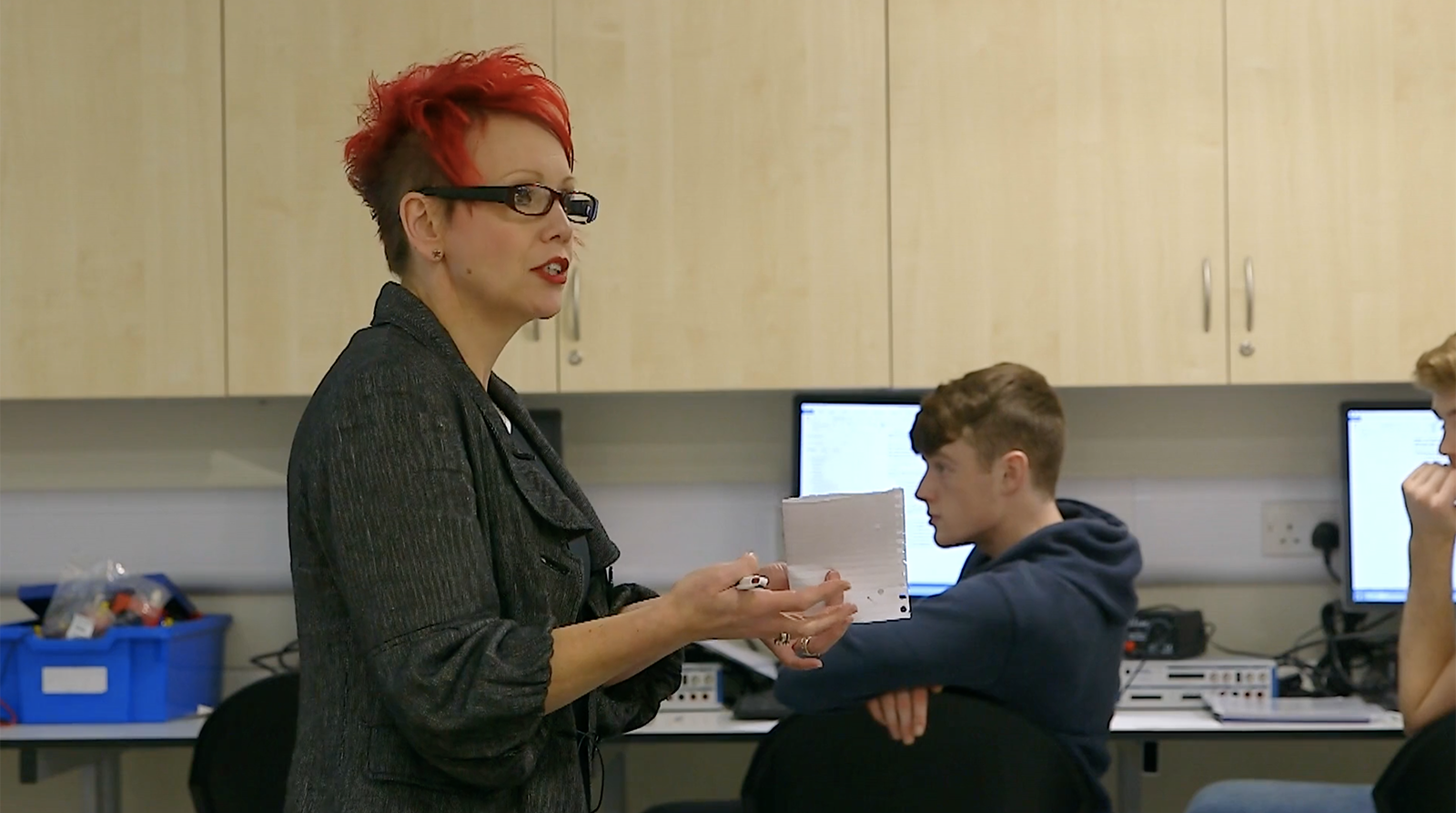 Content Representation (CoRe): Lisa addressing the class